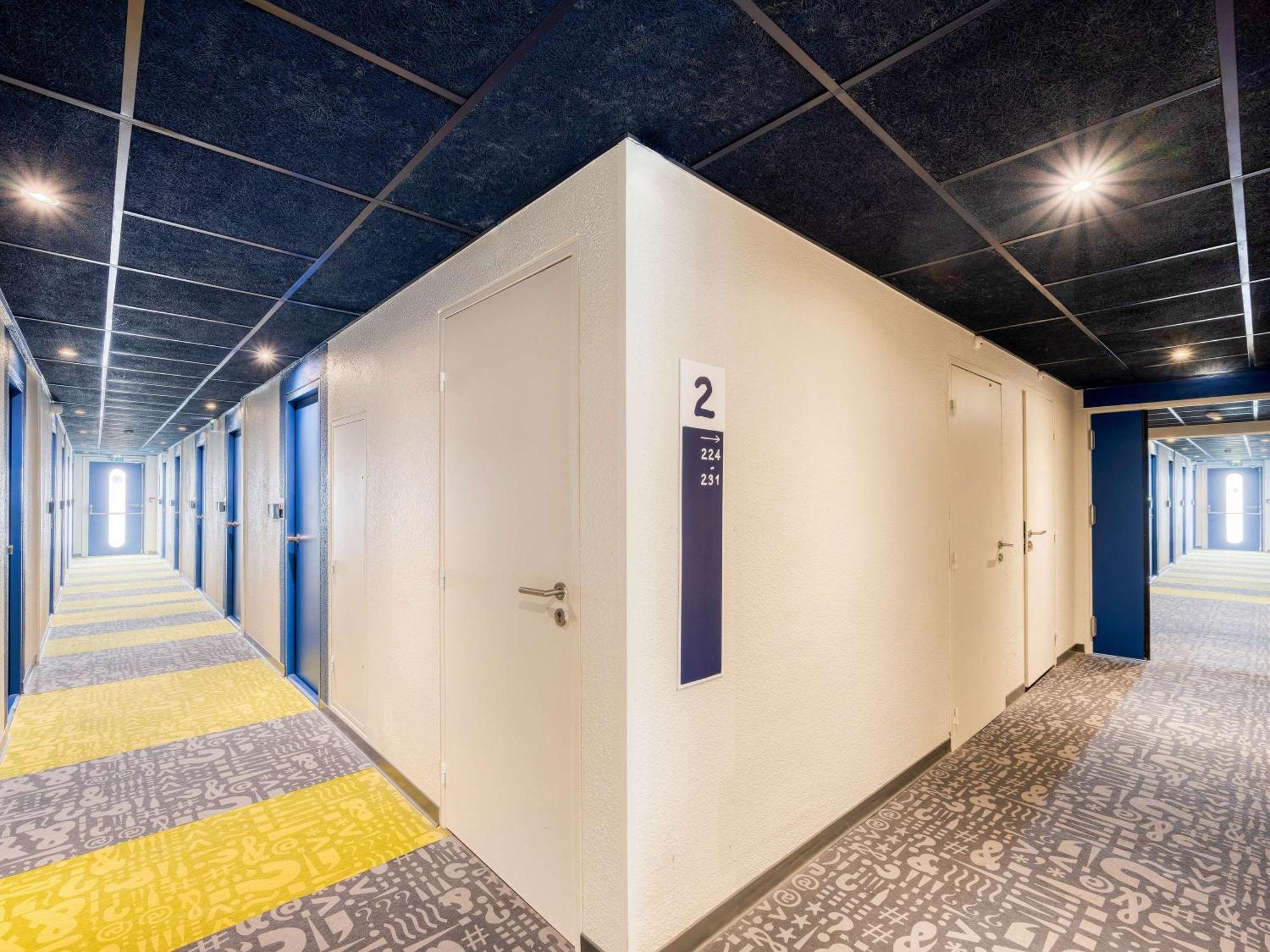 Ibis Budget Versailles - Trappes Exterior photo